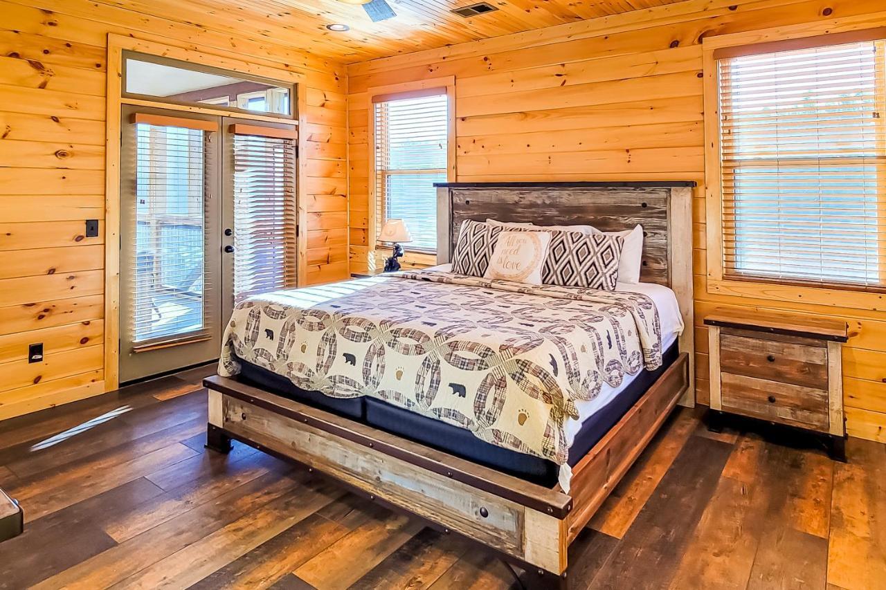 3 Lazy Bears Chalet Gatlinburg Eksteriør billede