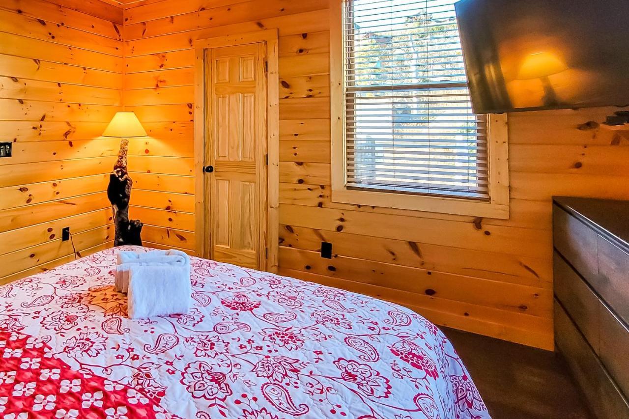3 Lazy Bears Chalet Gatlinburg Eksteriør billede